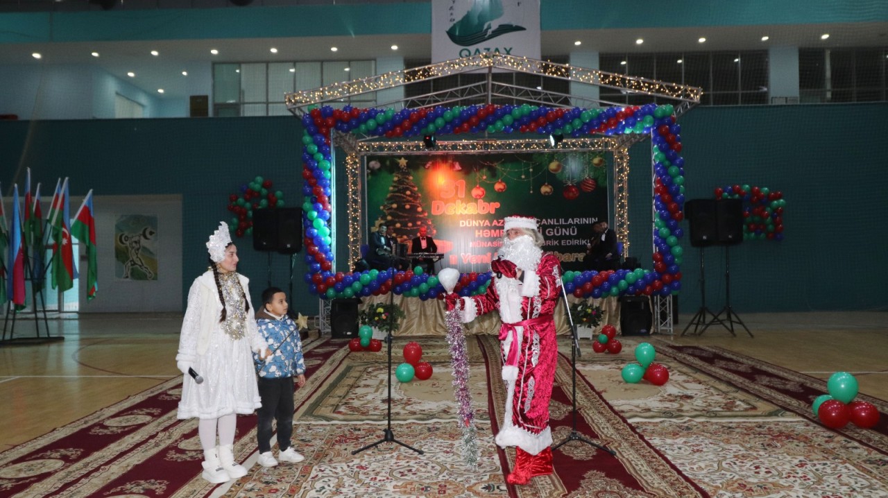 Qazaxda “Birlik və Həmrəyliklə yeni ilə doğru” adlı bayram tədbiri keçirildi - FOTOLAR